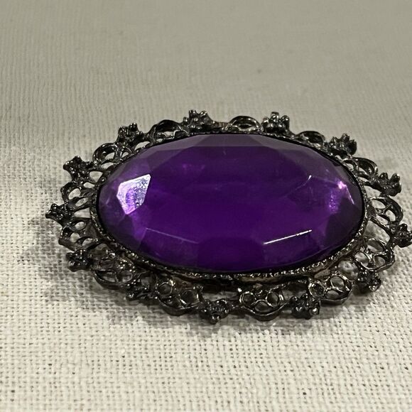 Purple Vintage Oval Brooch Faux Amethyst 2” Statement Gothic Fairy - Picture 1 of 16